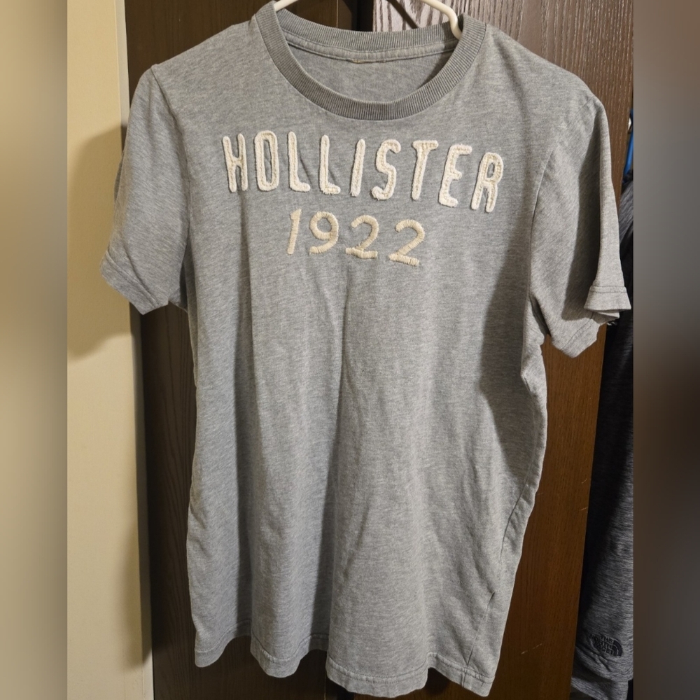 Medium Hollister Heather Gray T-shirt